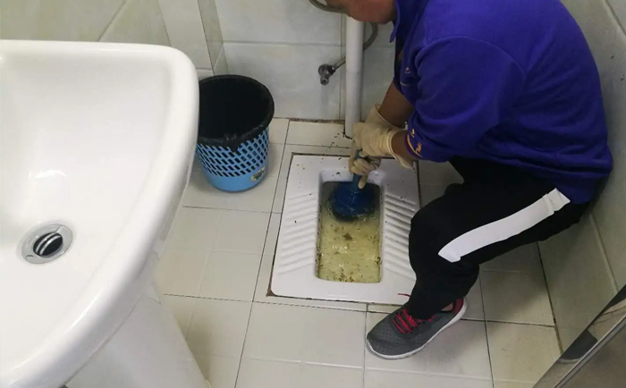 仲巴疏通蹲坑